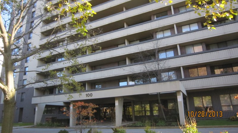 SOLD*****100 CANYON  AVE APT. 908 - $289,000