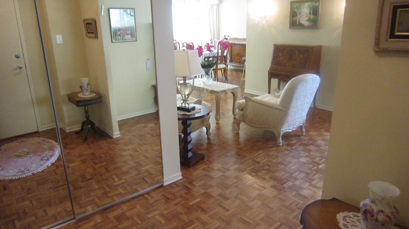 SOLD -80 ANTIBES #2302    $318,000