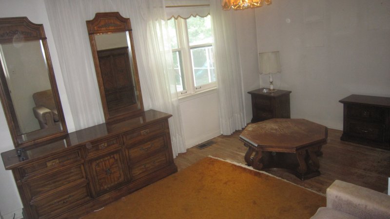 44 REGINA AVE  ASKED: $649,000 SOLD **660,000