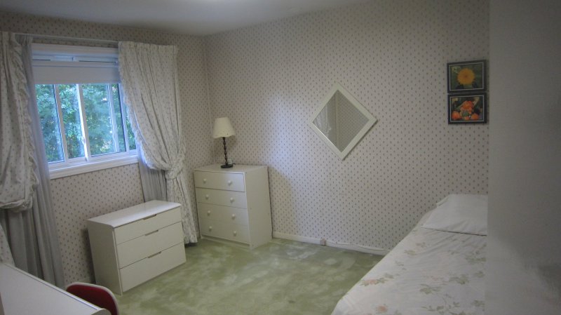 63 ROBINGROVE -LIST: $950,000 SOLD  $960,000