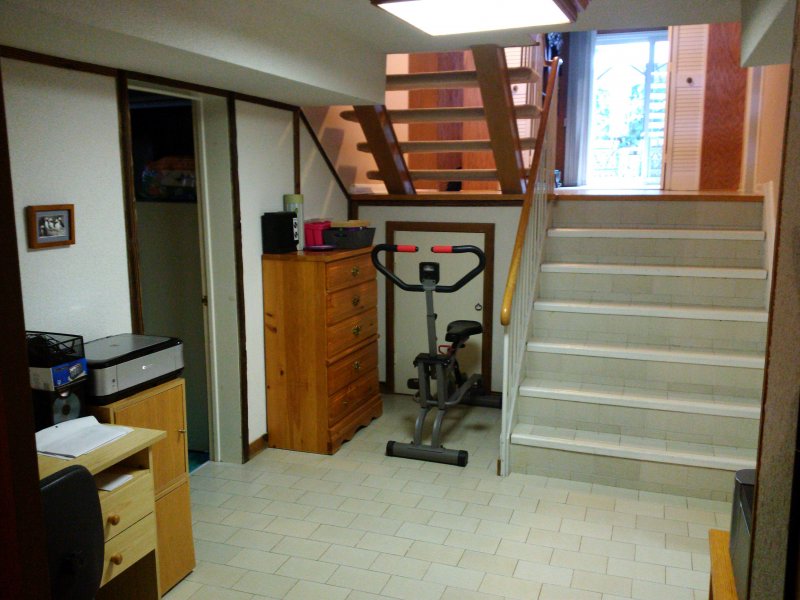 63 ROBINGROVE -LIST: $950,000 SOLD  $960,000