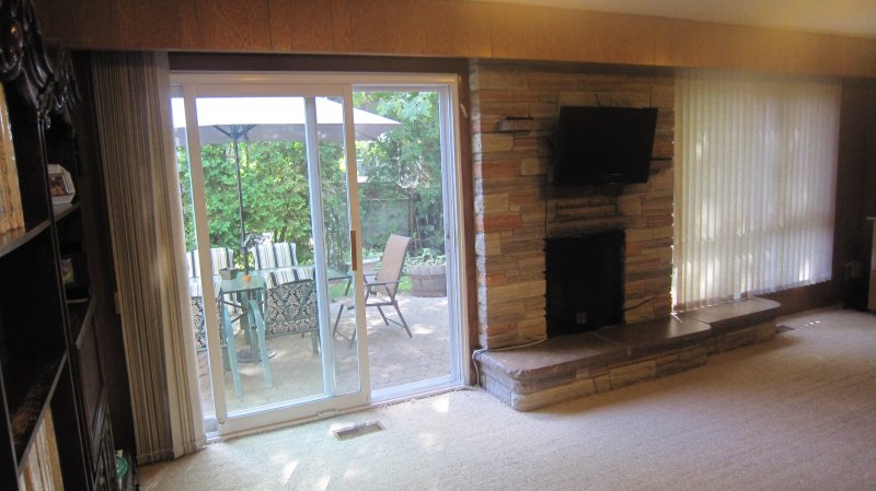 63 ROBINGROVE -LIST: $950,000 SOLD  $960,000