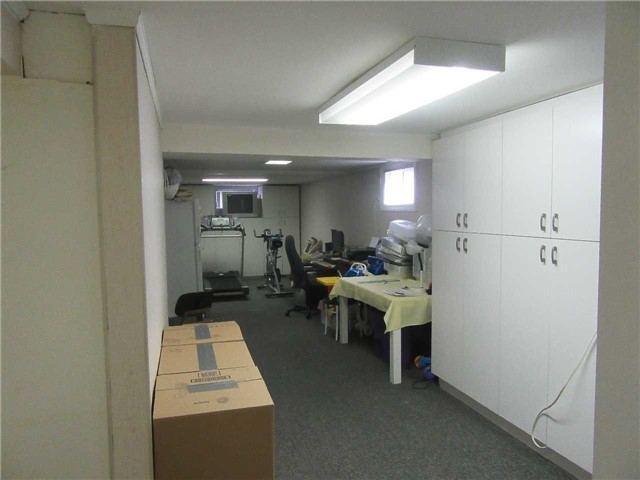 41 BARCLAY ROAD -  $1,088,000 SOLD $1,200,000