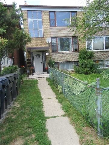 4 Lanark Avenue- TRIPLEX - $1,050,000 SOLD