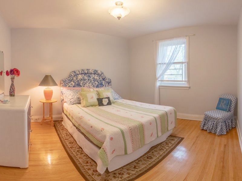 **SOLD**69 COLLINSON AVE - $1,385,000