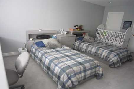 ***SOLD***   115 LAURELCREST AVE -A BEAUTY