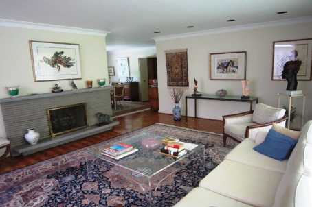 SOLD - 4 DAYS! *$1,200,000-  36 TIMBERLANE DR