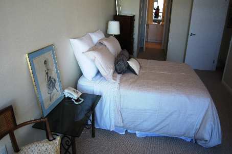 SOLD***2 NEPTUNE DR, #811* ** $239,000